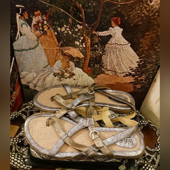 👡Boc Born Concept Lady Size 11 Bronze Silver Ankle Strap Flat Gladiator Sandal - Picture 3 of 11